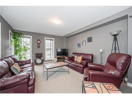 15-101 Frederick Drive, Guelph, ON - Indoor Photo Showing Living Room