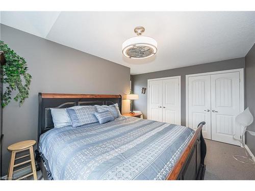 15-101 Frederick Drive, Guelph, ON - Indoor Photo Showing Bedroom