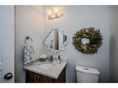 39 Hall Avenue, Guelph, ON - Indoor Photo Showing Bathroom