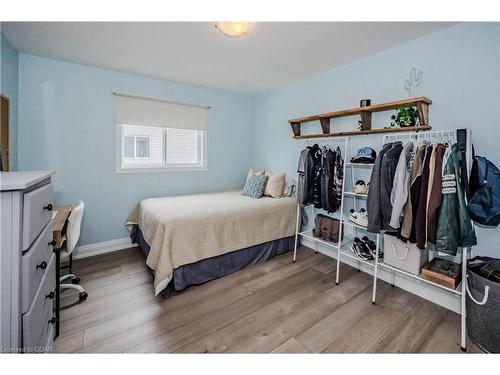 39 Hall Avenue, Guelph, ON - Indoor Photo Showing Bedroom