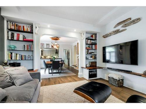 24 Ramore Street, Cambridge, ON - Indoor Photo Showing Living Room