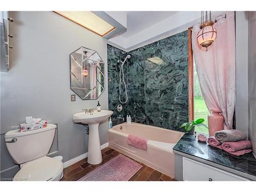 1159 Campbellville Road, Milton, ON - Indoor Photo Showing Bathroom
