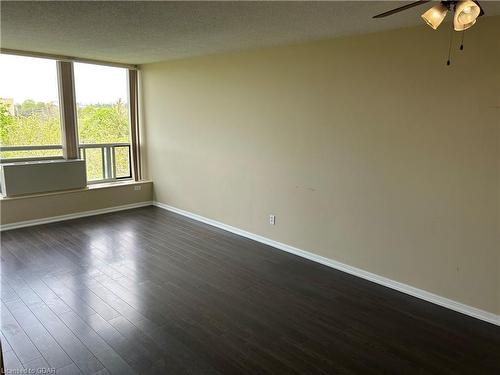 607-107 Bagot Street, Guelph, ON - Indoor Photo Showing Other Room