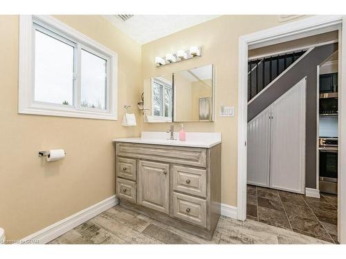 7325 Hwy 6 Street, Arthur, ON - Indoor Photo Showing Bathroom