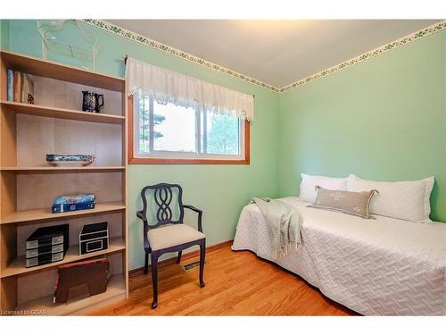 41 Ridgeway Avenue, Guelph, ON - Indoor Photo Showing Bedroom