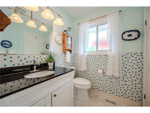 41 Ridgeway Avenue, Guelph, ON - Indoor Photo Showing Bathroom