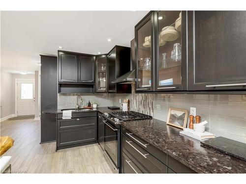 177 Riverwalk Place, Rockwood, ON - Indoor Photo Showing Kitchen With Upgraded Kitchen