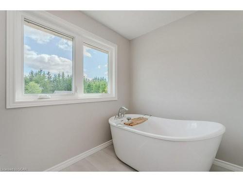 97 Ellenville Crescent, Ariss, ON - Indoor Photo Showing Bathroom