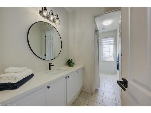 64 Harpin Way E, Fergus, ON - Indoor Photo Showing Bathroom