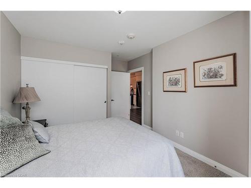 704-63 Arthur Street, Guelph, ON - Indoor Photo Showing Bedroom