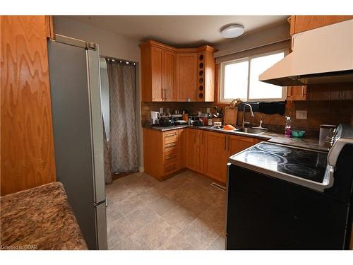 192 Marshall Park Drive, North Bay, ON - Indoor Photo Showing Kitchen With Double Sink