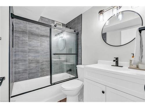 26 Victoria Street, Georgetown, ON - Indoor Photo Showing Bathroom