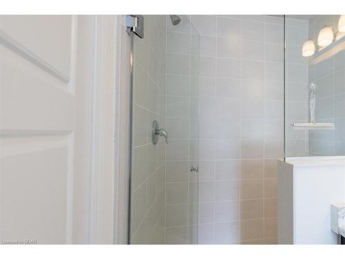 55 Bastia Street, Waterdown, ON - Indoor Photo Showing Bathroom