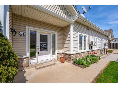 123-760 Woodhill Drive, Fergus, ON - Outdoor