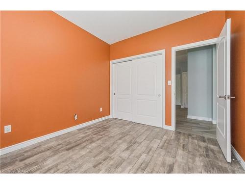 123-760 Woodhill Drive, Fergus, ON - Indoor Photo Showing Other Room