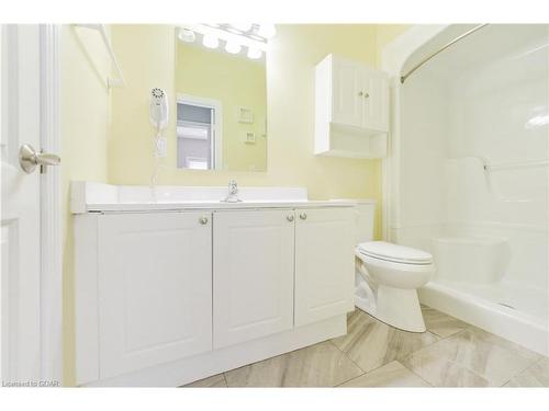 123-760 Woodhill Drive, Fergus, ON - Indoor Photo Showing Bathroom