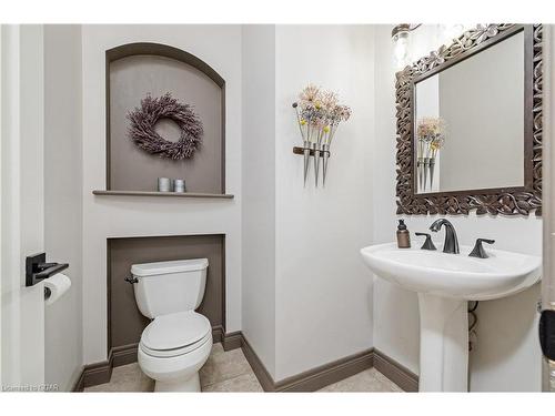 173 Hayward Court, Rockwood, ON - Indoor Photo Showing Bathroom