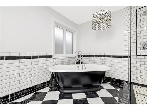 173 Hayward Court, Rockwood, ON - Indoor Photo Showing Bathroom