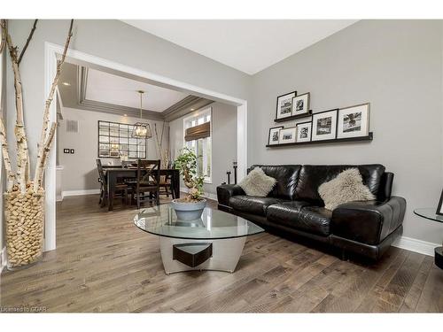 173 Hayward Court, Rockwood, ON - Indoor Photo Showing Living Room