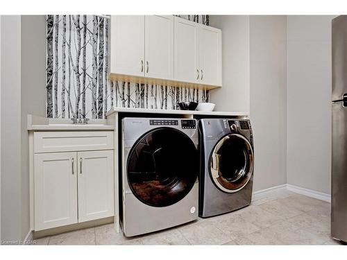 22 Chestnut Drive, Rockwood, ON - Indoor Photo Showing Laundry Room