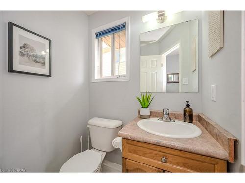 21 Henry Court, Guelph, ON - Indoor Photo Showing Bathroom