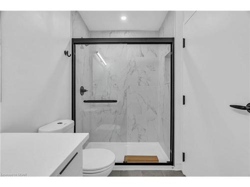 323-120 Huron Street, Guelph, ON - Indoor Photo Showing Bathroom