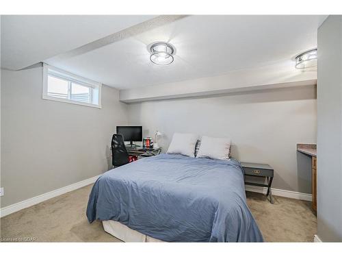 7177 Ariss Valley Road, Guelph/Eramosa, ON - Indoor Photo Showing Bedroom