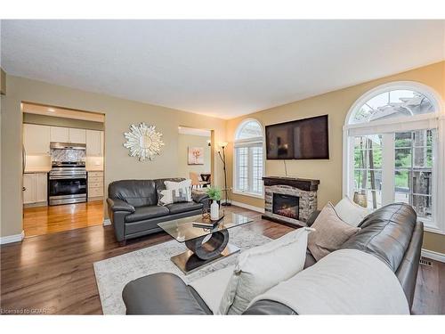 18 Carrington Place, Guelph, ON - Indoor Photo Showing Living Room With Fireplace