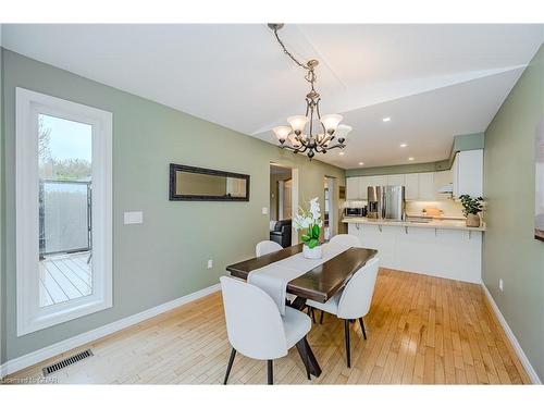 18 Carrington Place, Guelph, ON - Indoor Photo Showing Dining Room