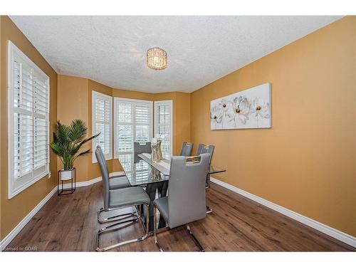 18 Carrington Place, Guelph, ON - Indoor Photo Showing Dining Room