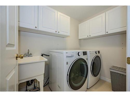 18 Carrington Place, Guelph, ON - Indoor Photo Showing Laundry Room