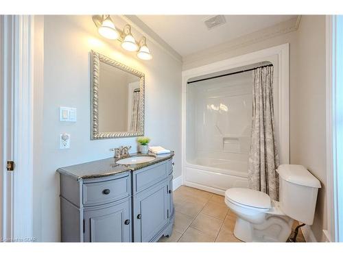 7750 Eastview Road, Guelph/Eramosa, ON - Indoor Photo Showing Bathroom
