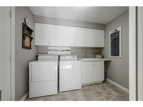 71 Conifer Place, London, ON - Indoor Photo Showing Laundry Room