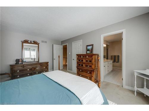 71 Conifer Place, London, ON - Indoor Photo Showing Bedroom