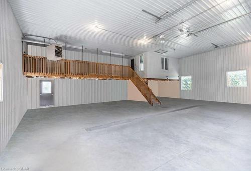 7684 Wellington 11 Road, Mapleton, ON - Indoor Photo Showing Garage