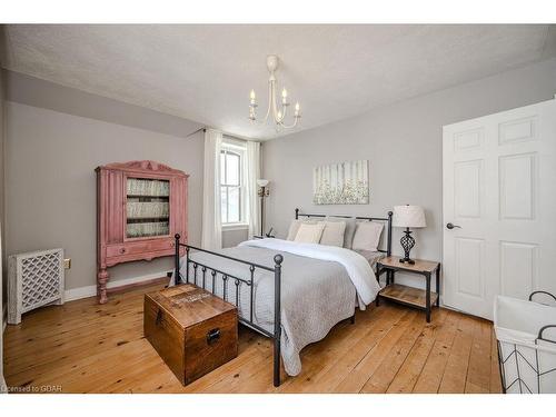 7684 Wellington 11 Road, Mapleton, ON - Indoor Photo Showing Bedroom