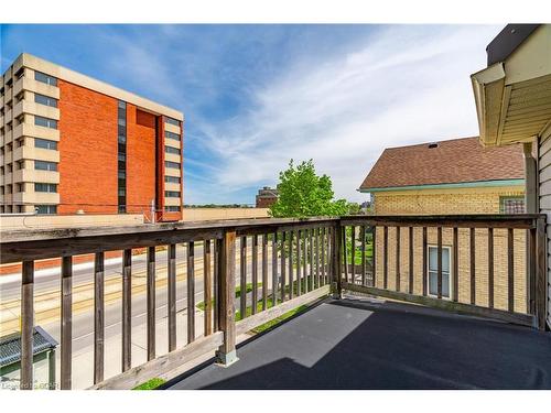 15 Charles Street E, Kitchener, ON - Outdoor With Balcony With Exterior