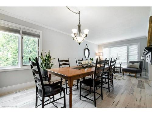 18 Mclachlan Place, Guelph, ON - Indoor Photo Showing Dining Room