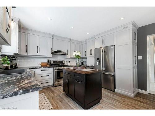 18 Mclachlan Place, Guelph, ON - Indoor Photo Showing Kitchen