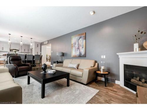 18 Mclachlan Place, Guelph, ON - Indoor Photo Showing Living Room With Fireplace