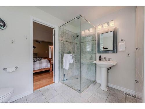 7568 Marden Road, Guelph/Eramosa, ON - Indoor Photo Showing Bathroom
