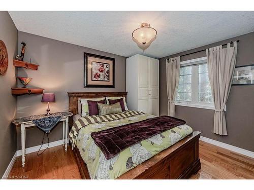 7568 Marden Road, Guelph/Eramosa, ON - Indoor Photo Showing Bedroom