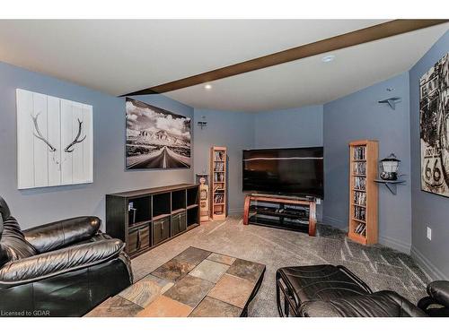 7568 Marden Road, Guelph/Eramosa, ON - Indoor Photo Showing Living Room