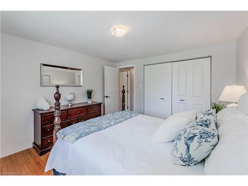 23 Meadow Crescent, Guelph, ON - Indoor Photo Showing Bedroom