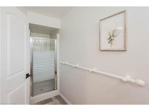 23 Meadow Crescent, Guelph, ON - Indoor Photo Showing Bathroom