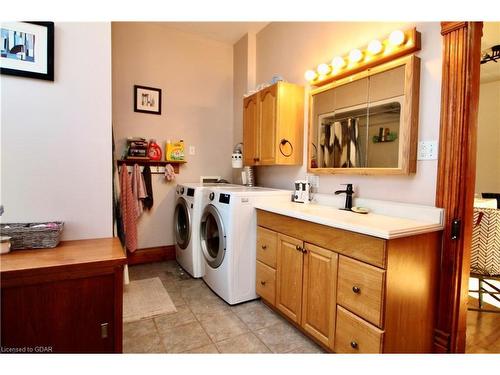 370 Norman Street, Palmerston, ON - Indoor Photo Showing Laundry Room