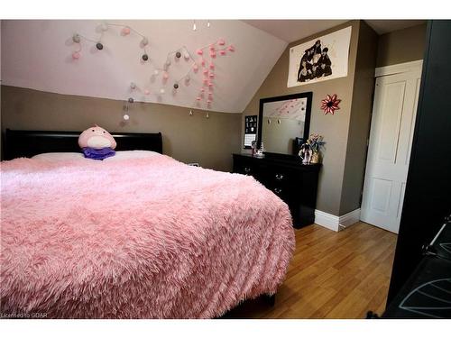 370 Norman Street, Palmerston, ON - Indoor Photo Showing Bedroom