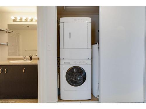 314-43 Goodwin Drive, Guelph, ON - Indoor Photo Showing Laundry Room