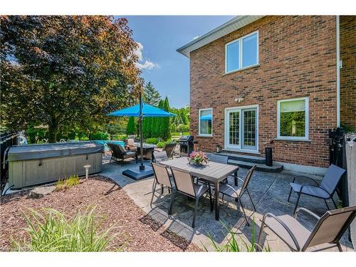 20 Walkerbrae Trail, Guelph, ON - Outdoor