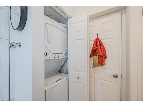 22 Liverpool Street, Guelph, ON - Indoor Photo Showing Laundry Room